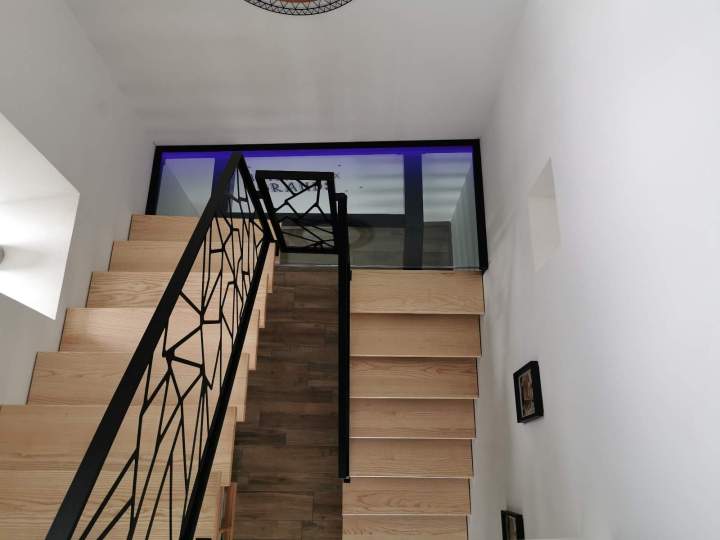 24a5f49a64cee034594f7867b78e5e64b2ba2a95